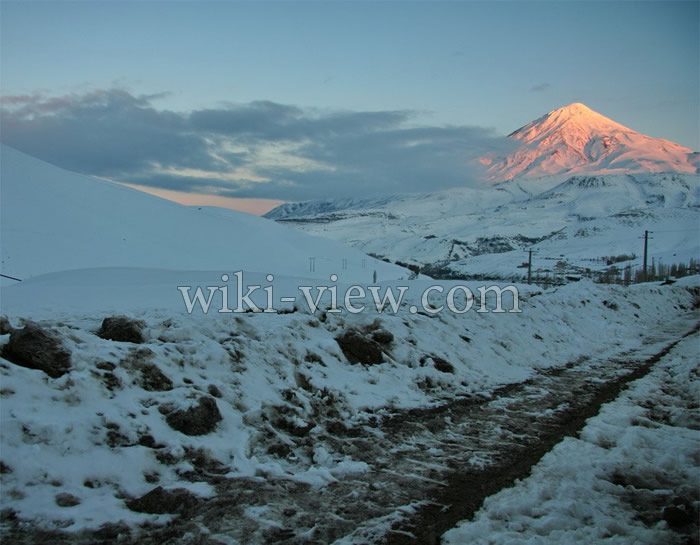 کوه دماوند / شهر دماوند / دماوند تهران / جاهای دیدنی دماوند تهران / کوه دماوند تهران / شهرستان دماوند کجاست / نقشه شهر دماوند / تصاویر شهر دماوند کوه دماوند تهران / فوران کوه دماوند جاده منتهی به دماوند در زمستان