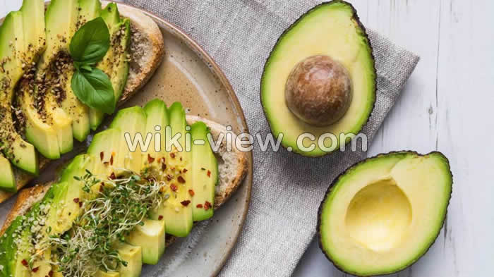 آووکادو, آووکادو چیست, فواید آووکادو, مضرات آووکادو, طبع آووکادو, طعم آووکادو, آووکادوی رسیده, خواص آووکادو برای رحم, خواص آووکادو برای پوست, هسته آووکادو, آووکادو را چگونه مصرف کنیم, با آووکادو چی درست کنیم, هسته آووکادو را چگونه بخوریم