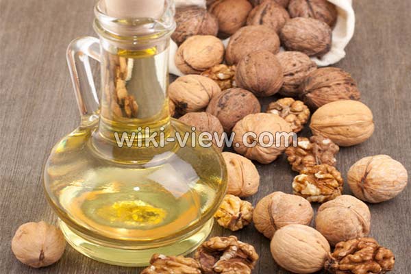 روغن گردو, خواص روغن گردو, مضرات روغن گردو, طبع روغن گردو, روغن گردو برای دور چشم, روغن گردو برای ریزش مو, خواص روغن گردو برای مژه, خواص روغن گردو در فسنجان, طرز تهیه روغن گردو