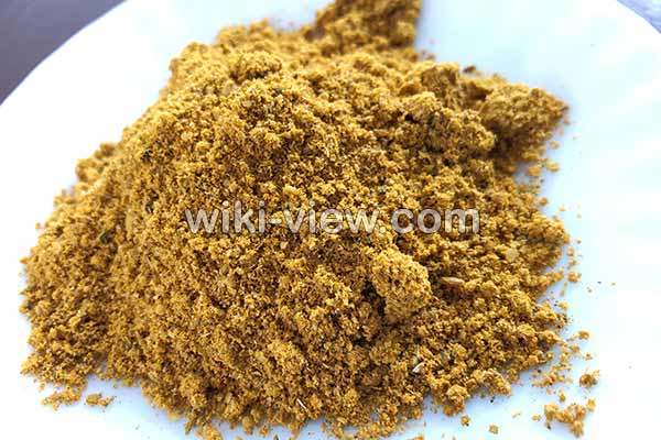 ادویه کاری, ادویه کاری چیست, ادویه کاری شامل چیست, خواص ادویه کاری, مضرات ادویه کاری, ادویه کاری در بارداری