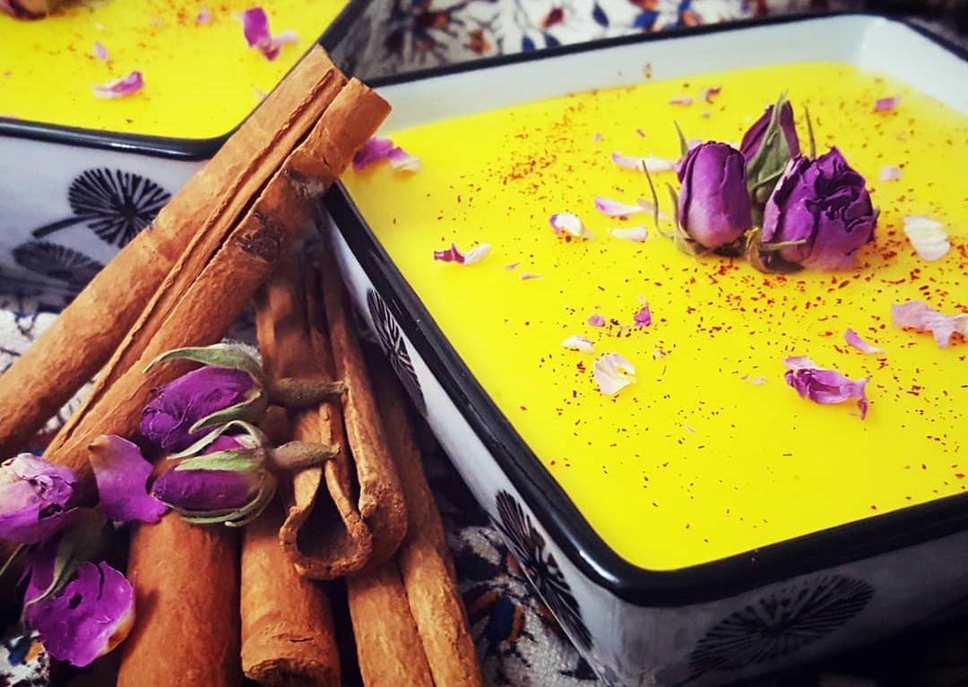 فرنی 🥘 طرز تهیه فرنی زعفرانی با آرد برنج یا نشاسته ذرت / نکات کلیدی فرنی
