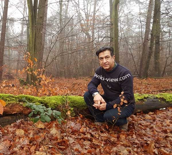 مجید اوجی, نسبت علی اوجی با مجید اوجی, مراسم تشییع مجید اوجی, مجید اوجی همسر نرگس محمدی, عکس مجید اوجی در بیمارستان, علت مرگ مجید اوجی, مجید اوجی و برادرش, فیلم تشییع جنازه مجید اوجی, فرزندان مجید اوجی, فریال اوجی, خاکسپاری مجید اوجی, زنده یاد مجید اوجی, مجید اوجی تهیه کننده 