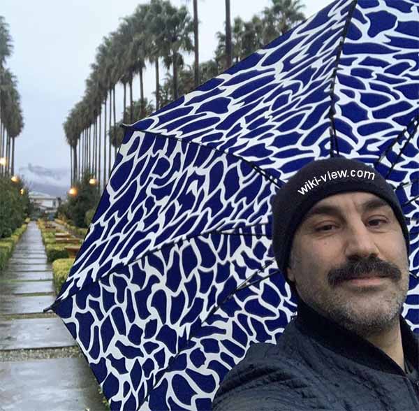 محسن تنابنده, بیوگرافی محسن تنابنده, همسر و فرزند محسن تنابنده, فیلم های محسن تنابنده, محسن تنابنده در پایتخت, جوایز و افتخارات محسن تنابنده, عکس های محسن تنابنده و خانواده اش, نقش متفاوت محسن تنابنده در فیلم ابله, نقشهای ماندار محسن تنابنده, برخی از جزئیات کارو زندگی محسن تنابنده